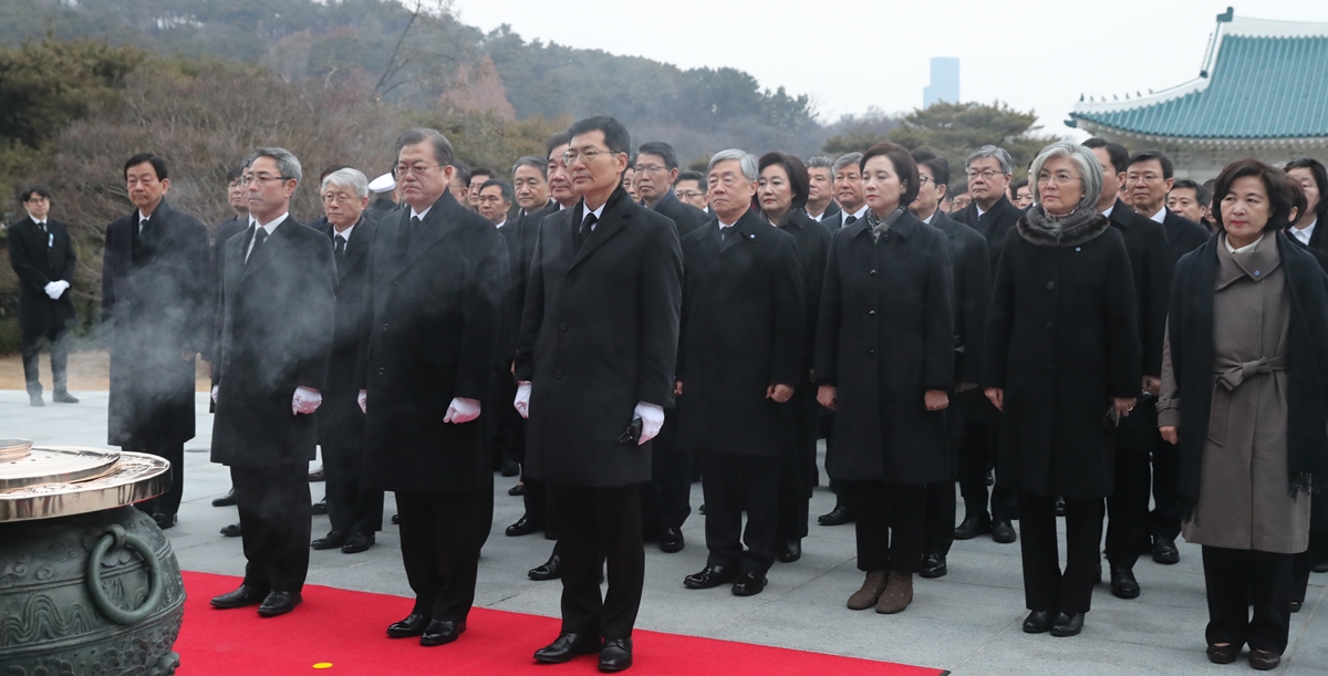 문 대통령, 신년 국립현충원 참배