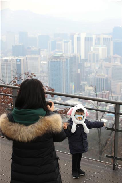 초미세먼지 나쁨 속 남산 풍경