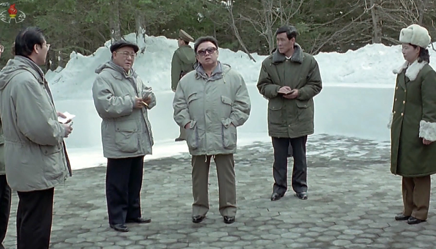 북한, 새해 첫 기록영화 공개…김정은 ‘백두혈통’ 강조