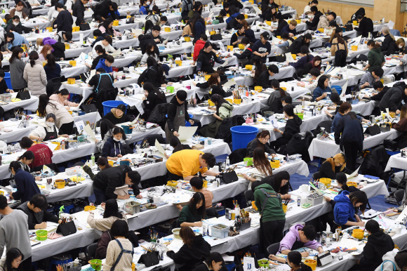 5일 서울 노원구 삼육대학교 체육관에서 치러진 2020학년도 정시모집 미술 실기고사에서 아트앤디자인학과 수험생들이 실기고사를 보고 있다. 2020. 1. 5. 박윤슬 기자 seul@seoul.co.kr