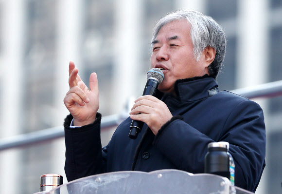 발언하는 전광훈 목사