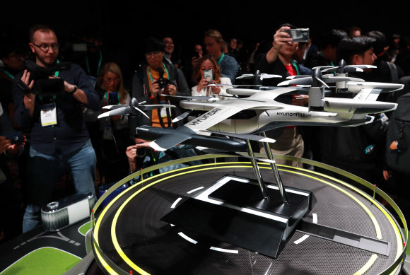 개인용 비행체 콘셉트 모델 ‘S-A1’에 쏠린 눈