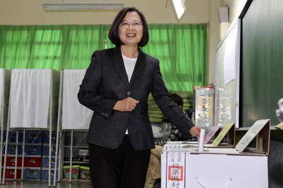 대만 총통선거 투표하는 차이잉원