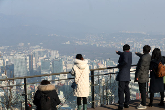 어렴풋이 보이는 전경