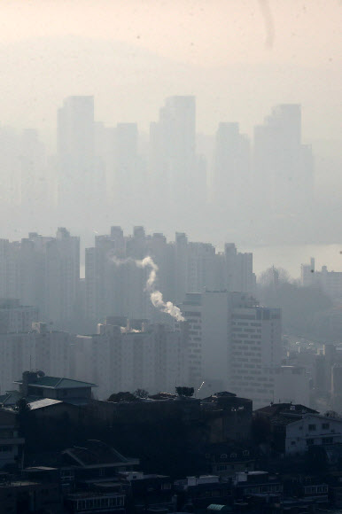 답답한 서울 하늘