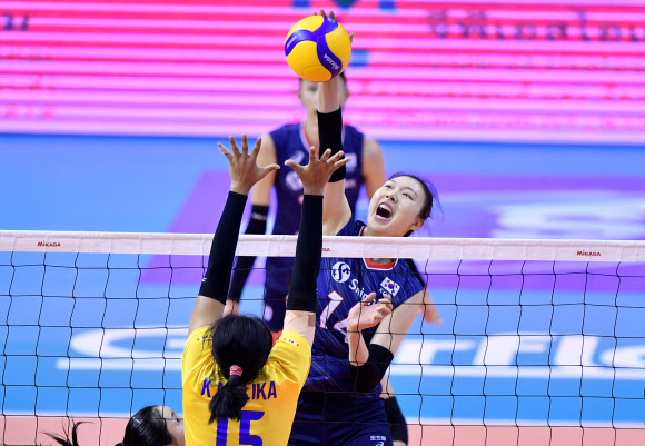 스파이크 하는 양효진