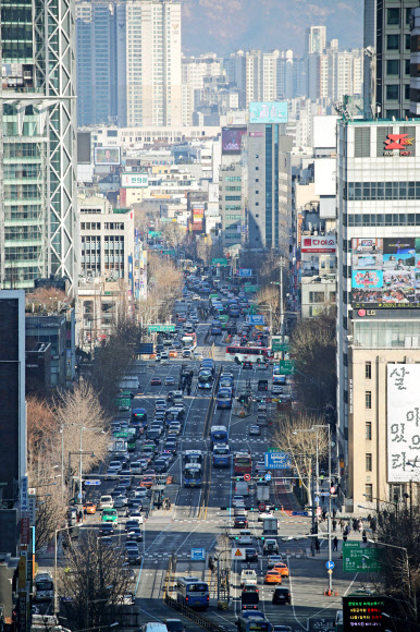 미세먼지가 물러가 맑은 날씨를 보인 13일 오후 서울 시내가 선명하게 보인다. 2020.1.13  연합뉴스