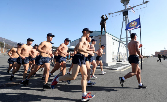 SSU 혹한기 ‘맨몸 구보’