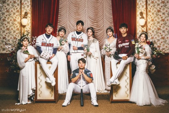 두산 이영하 결혼 [해피메리드컴퍼니, 웨딩디렉터봉드, 원규스튜디오, 아뜰리에로자, 순수, 로더플라워, 정부자, 정민경스타일리스트, 스플렌디노, 수원규중칠우]