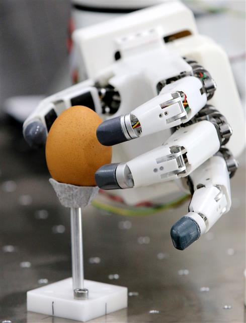 한국기계연구원, 인간형 로봇 손 개발