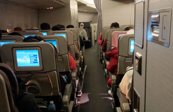 우한 교민들이 탑승한 전세기 내부 모습