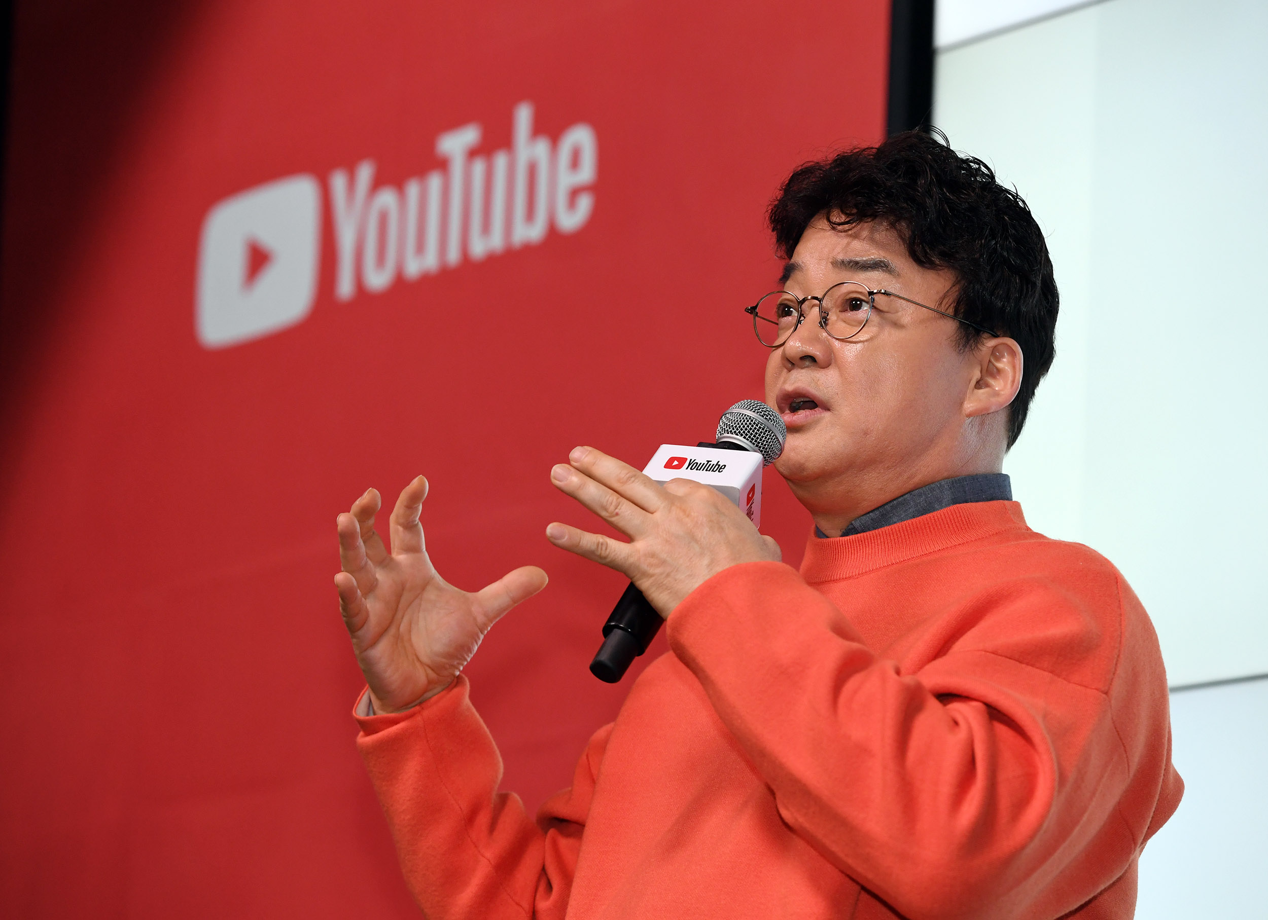 백종원 더본코리아 대표가 31일 서울 강남구 구글스타트업 캠퍼스에서 열린 ‘유튜브 크리에이터와의 대화’에서 질문에 답하고 있다. 구글코리아 제공