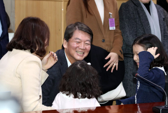정치혁신 언론인 간담회 참석한 안철수