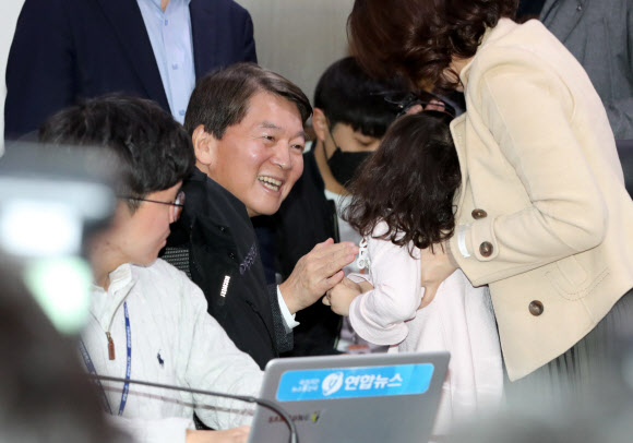 정치혁신 언론인 간담회 참석한 안철수