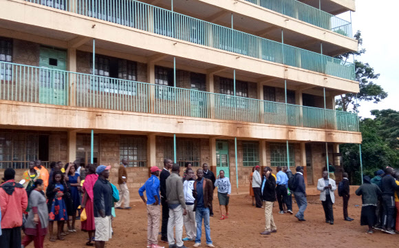 케냐의 한 초등학교에서 학생들이 단체로 압사하는 사고가 발생해 경찰이 수사에 나섰다. 2020.2.4  로이터 연합뉴스