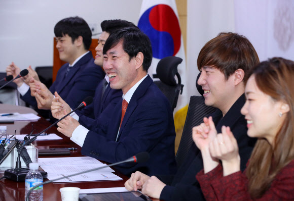 신종코로나 대응 인사법은?