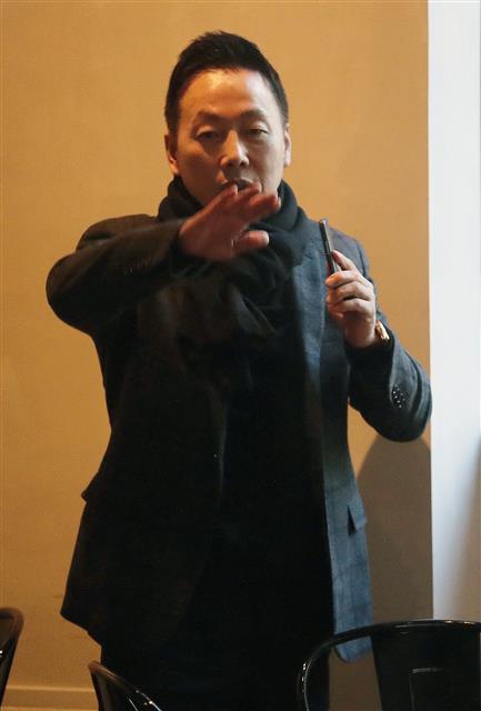 공천위 결과 기다리는 정봉주 전 의원