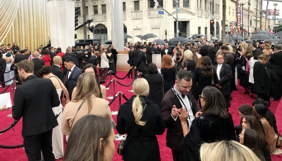 9일(현지시간) 미국 로스앤젤레스 돌비극장 앞에서 제92회 아카데미 시상식 레드카펫 행사가 열리고 있다. 2020.2.10  연합뉴스