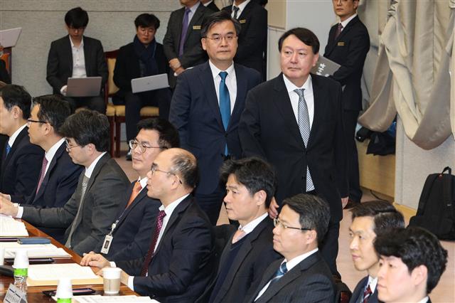 총선 대비 회의 참석하는 윤석열 검찰총장