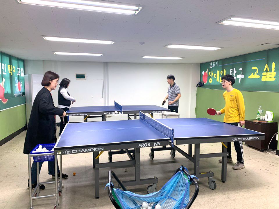 김포시가 시민탁구 교실을 운영해 시민들의 스포츠 복지를 구현하고 있다. 김포시 제공