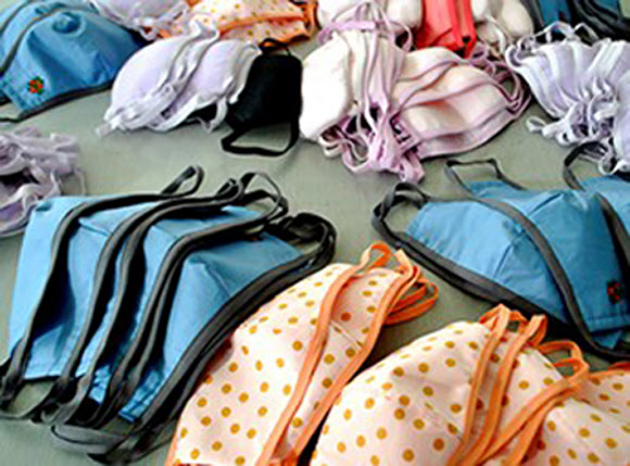 북한 “공장 1곳에서 이틀만에 마스크 4만5천개 생산”