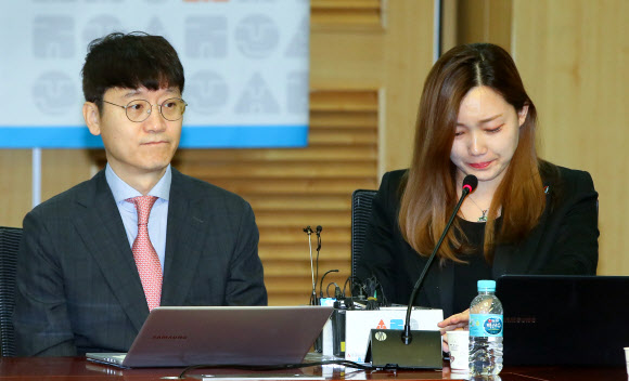 울먹이는 이효원 청년 당대표