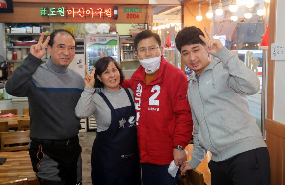 기념촬영 하는 황교안