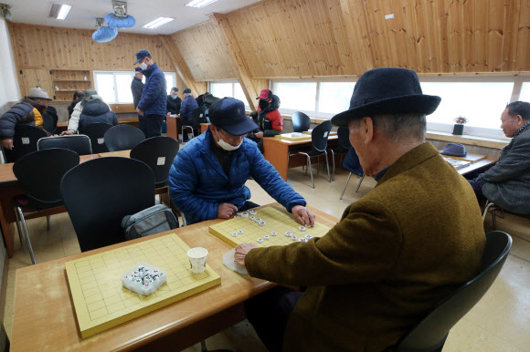‘코로나19’ 다시 문 연 노인복지관
