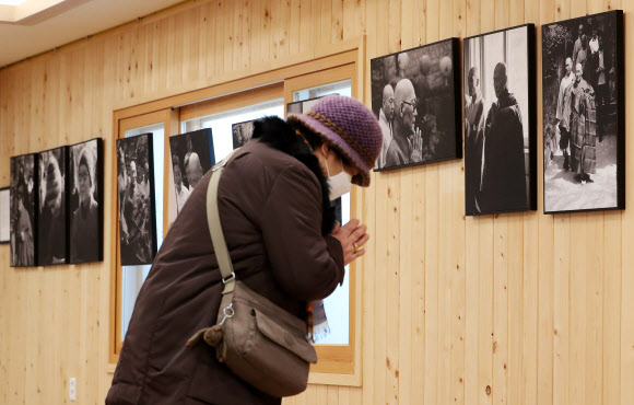 사진으로 마주한 법정스님