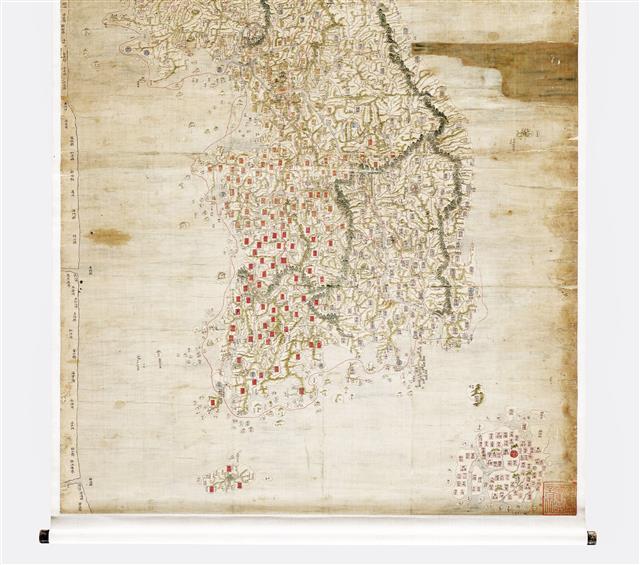 실학자 정상기가 1740년대에 제작한 ‘동국대지도’ 필사본. 우산도가 울릉도의 동쪽에 그려져 있다. 국립중앙박물관 소장