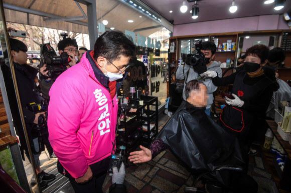 이발소 찾은 황교안 대표