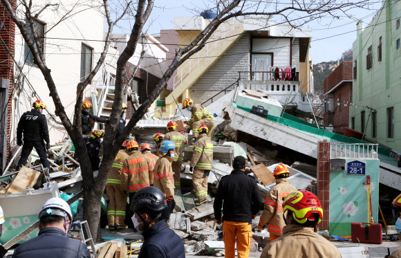 필사의 구조작업