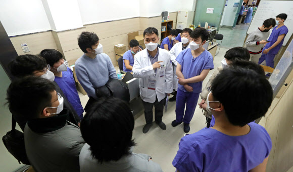 ‘의료시스템 마비 막아라’ 공보의 추가 파견