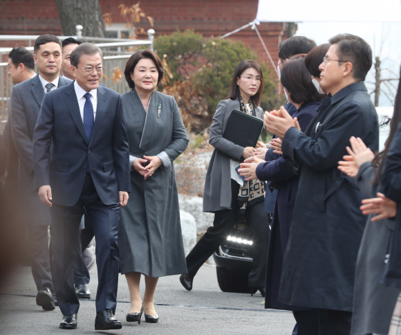 문재인 대통령이 1일 종로구 배화여고에서 열린 3.1절 기념식에 참석하고 있다.  2020.3.1도준석 기자 pado@seoul.co.kr