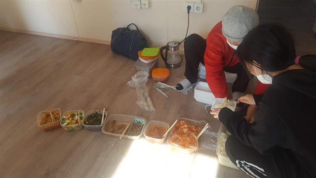 최근에는 한식당을 운영하는 교민들이 하루 한 끼 음식을 직접 만들어 격리 숙소에 제공하고 있다. 키르기스스탄 유학생 A씨 제공