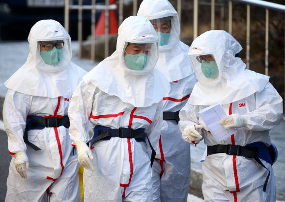 음압병동 향하는 안철수