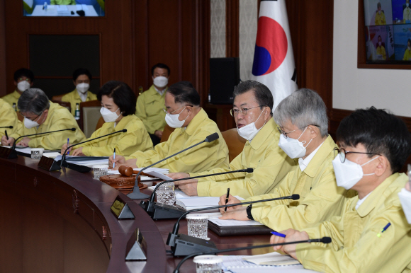 문재인 대통령이 3일 국무회의를 주재하고 있다. 2020. 3.3 도준석 기자pado@seoul.co.kr
