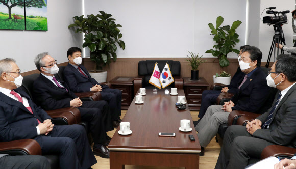 박양우 장관, 한국교회총연합 대표회장 면담