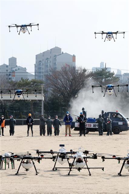 ‘코로나19 막기위해 드론이 떴다’