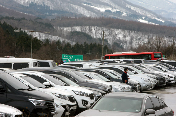 대관령으로 몰린 차량
