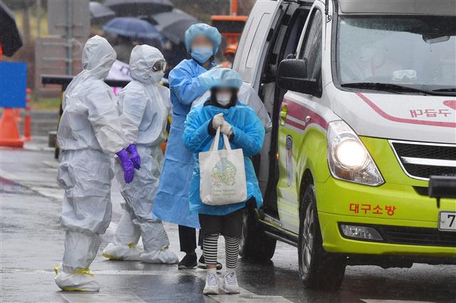 광주 도착한 코로나19 대구 확진 가족