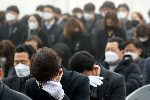 코로나19 비상근무 과로사 공무원 영결식