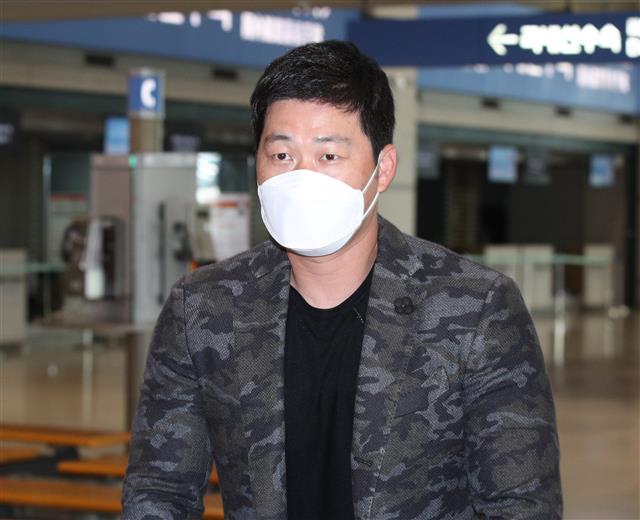 삼성의 오승환이 8일 인천공항을 통해 귀국하고 있다. 뉴스1