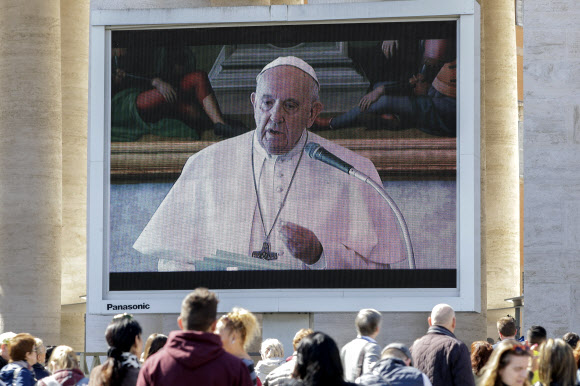 교황 주일 강론 ‘인터넷 생중계’