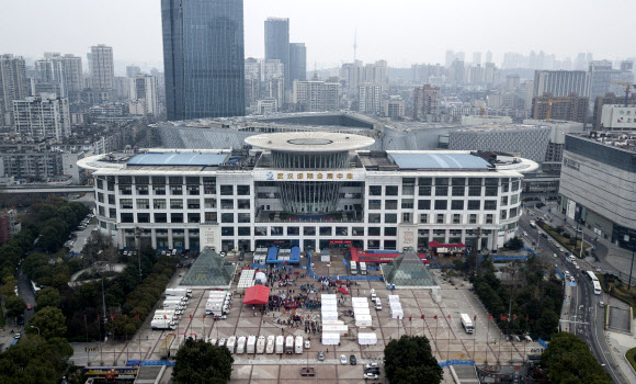 임시병원 역할 마친 우한 컨벤션센터