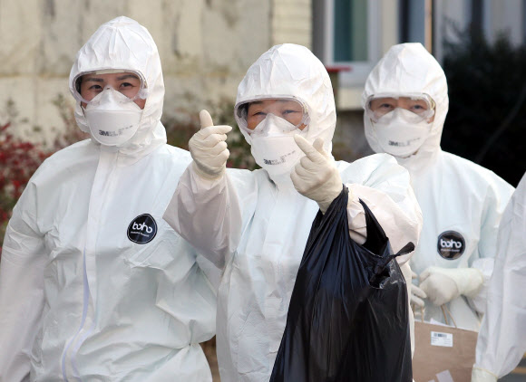 다시 힘내서 ‘코로나19’ 병동으로