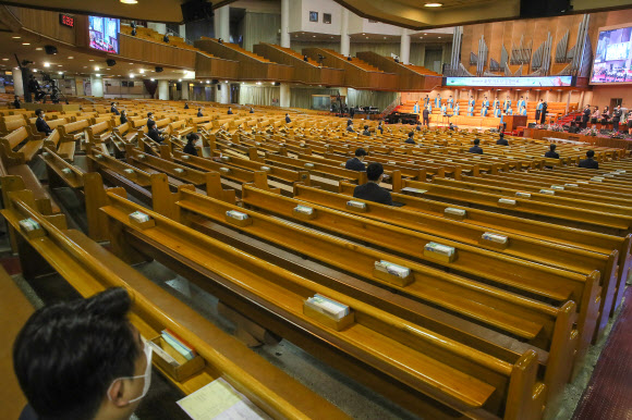 코로나19에 텅빈 주일예배 교회