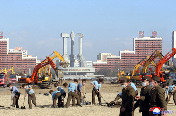 북한, 코로나 속 평양종합병원 착공…당창건기념탑 부근