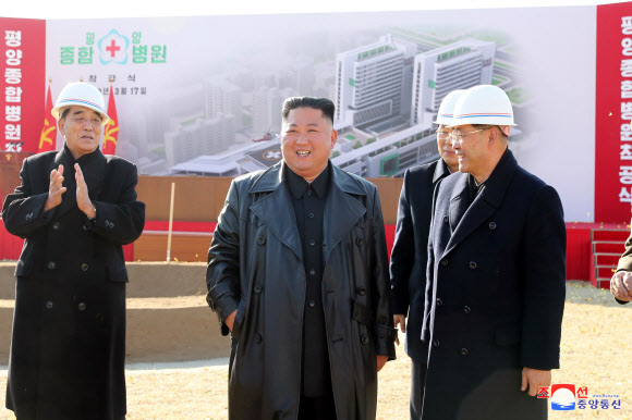 김정은 위원장, 평양종합병원 착공식 참석
