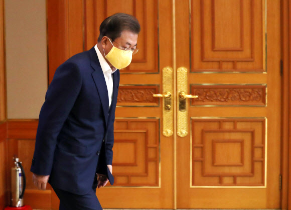 문 대통령, 비상경제회의 소집